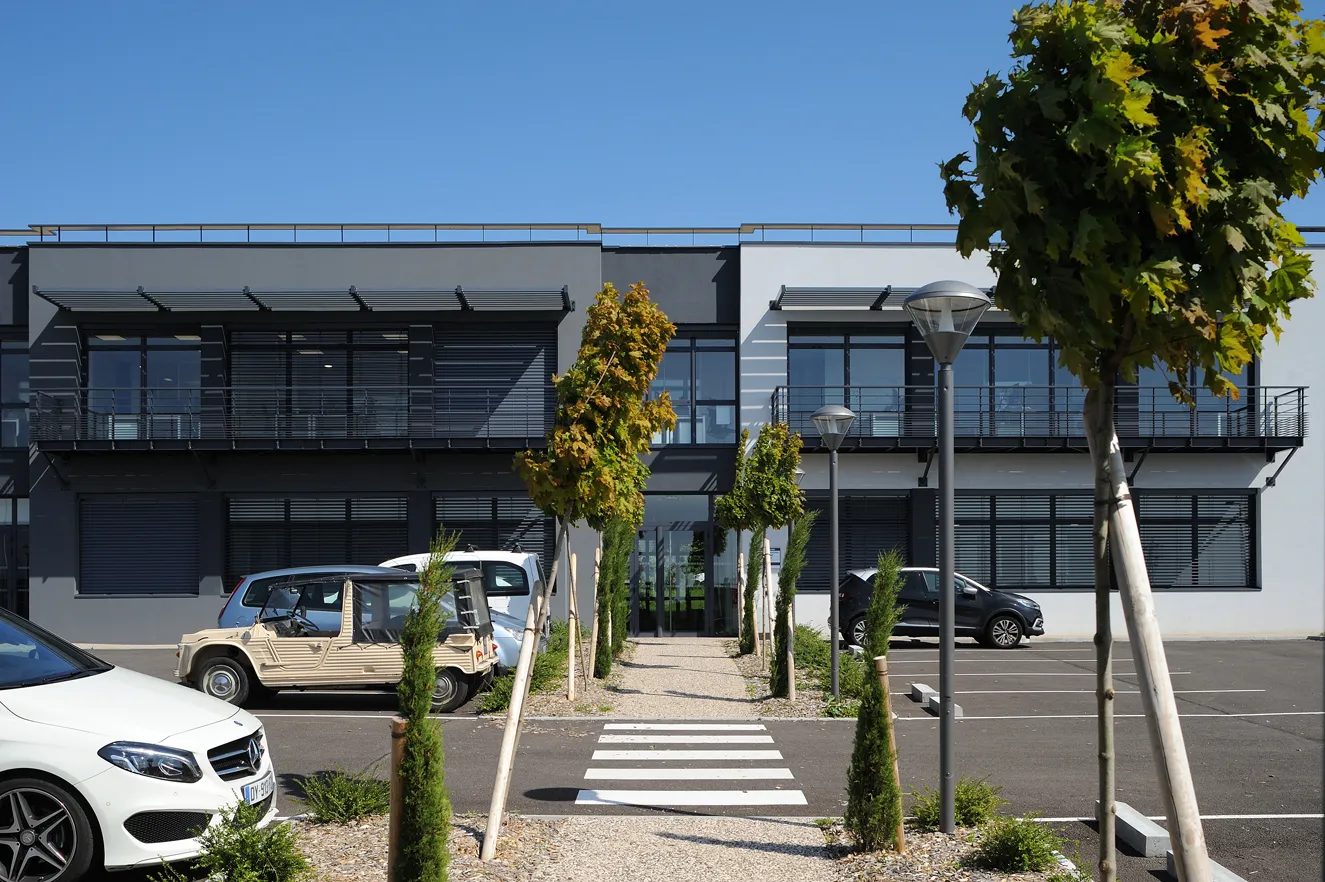 Allées du campus Granges Bardes — Bâtiment C, Bourg-en-Bresse